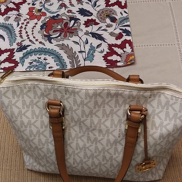 ❤Michael kors purse (NWOT) ❤ - Picture 5 of 8